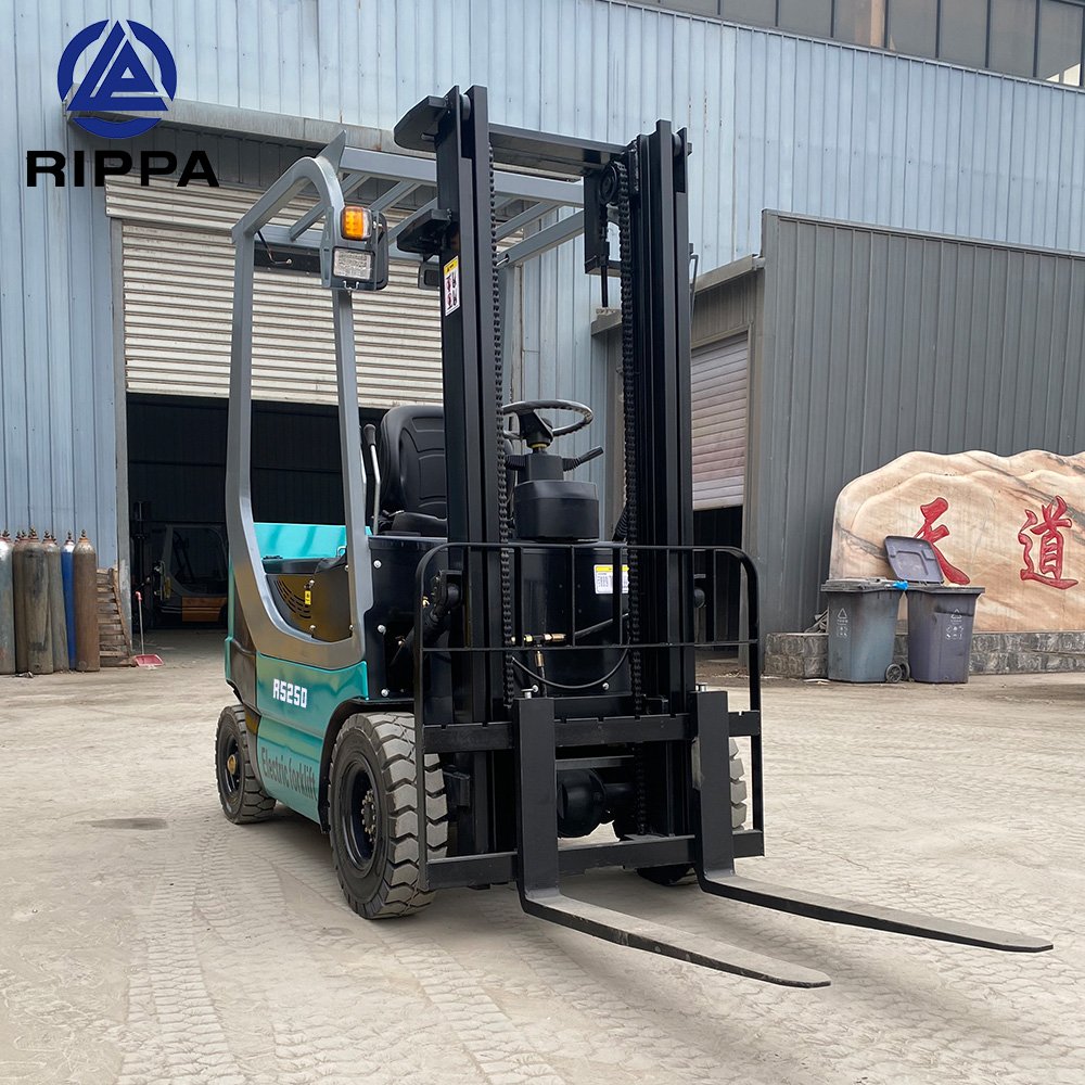 2.5t Hydraulic Lifting Forklift Electric Pallet Stacker Lift Height Four Wheel Forklift With Adjustable
