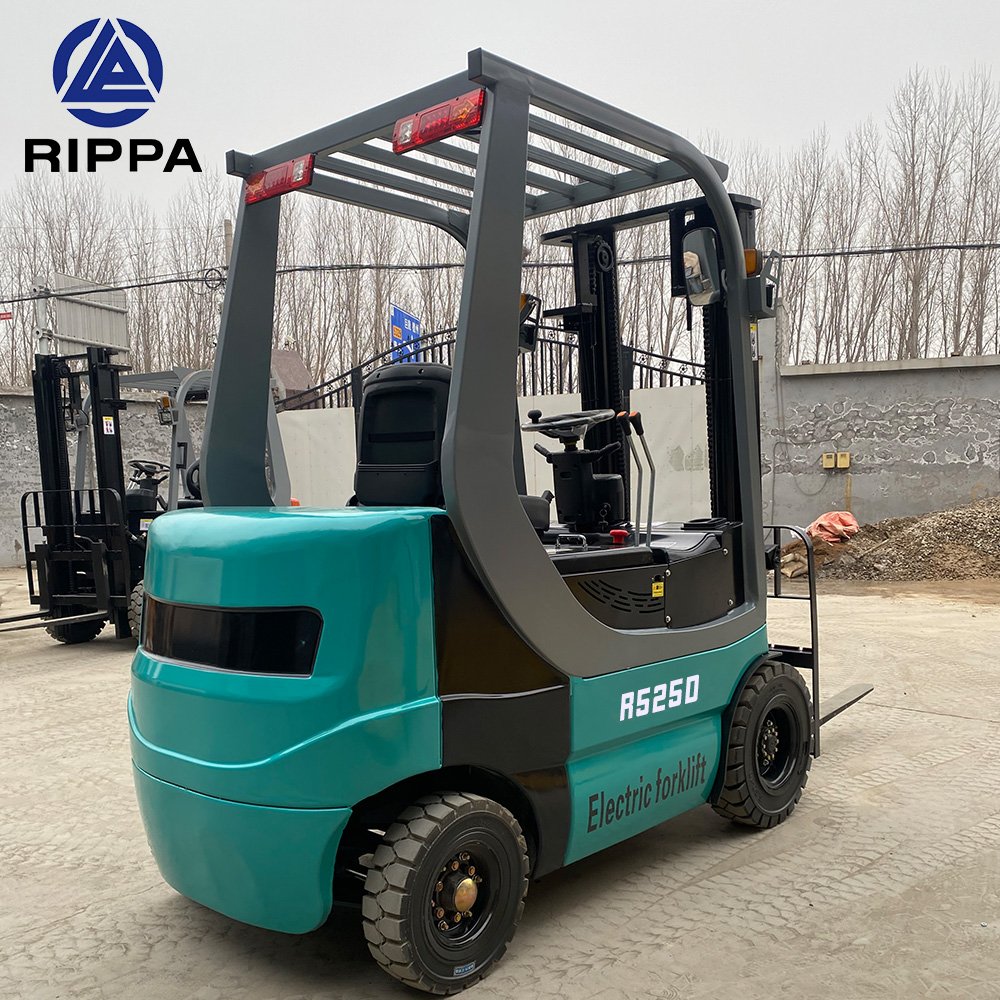 2.5t Hydraulic Lifting Forklift Electric Pallet Stacker Lift Height Four Wheel Forklift With Adjustable