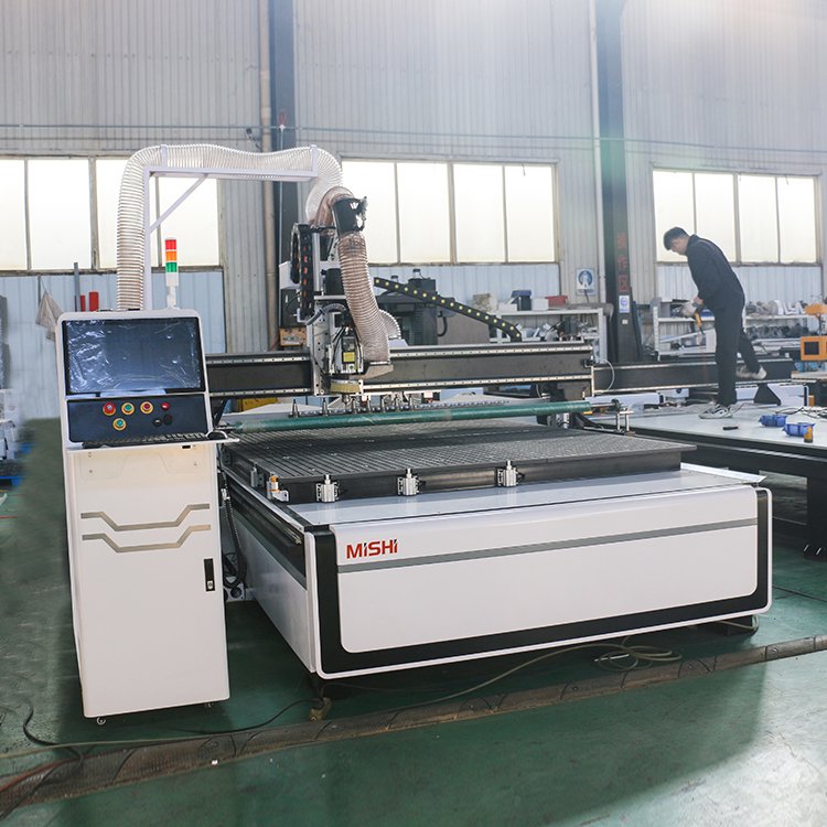 Automatic 2040 CNC Router Carving Heavy Wood Panels with Auto Tool Changer CNC Router Machine for Sale at the Best Price