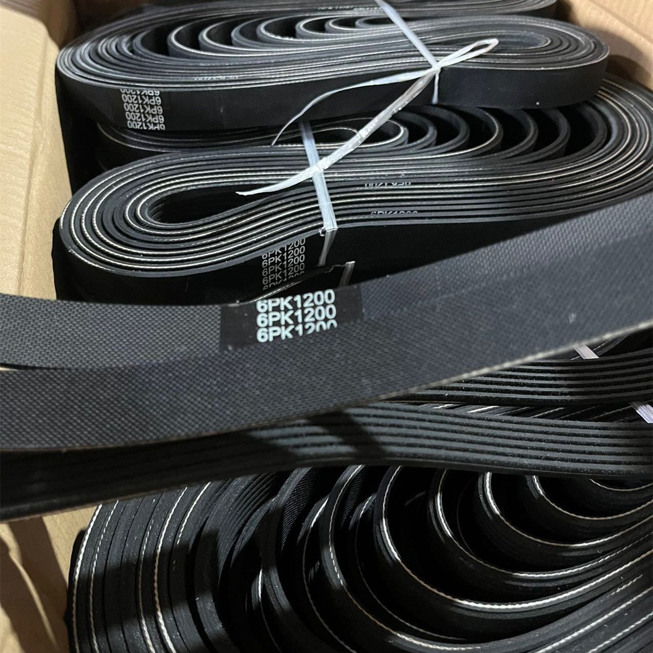 Auto Fan Belt 90916-02573 PK Belt 5PK/6PK/7PK/8PK/9PK/10PK/11PK/12PK 4PK925 Car Ribbed Poly V-Belts