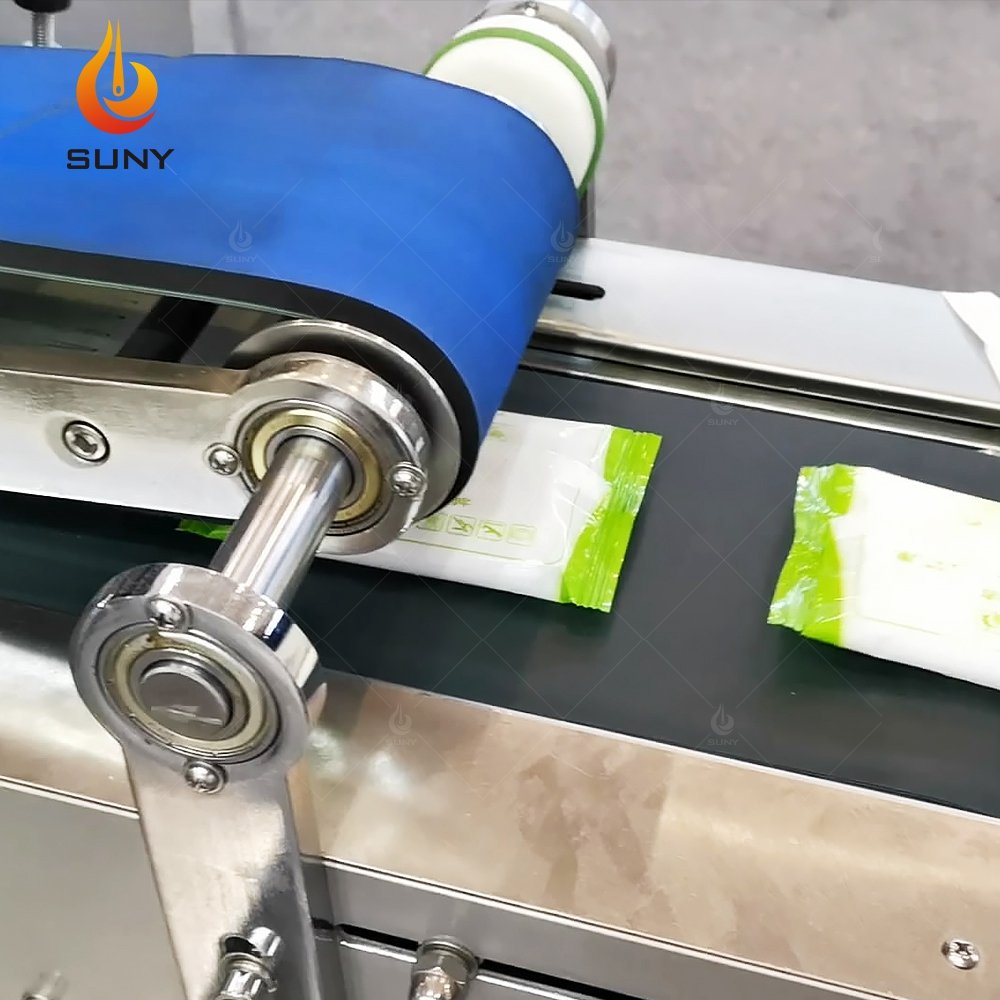 Full Auto Facial Wet Wipes Production Line/Wet Tissue Manufacturing Machine/Small Packs Wet Towels Packing Equipment