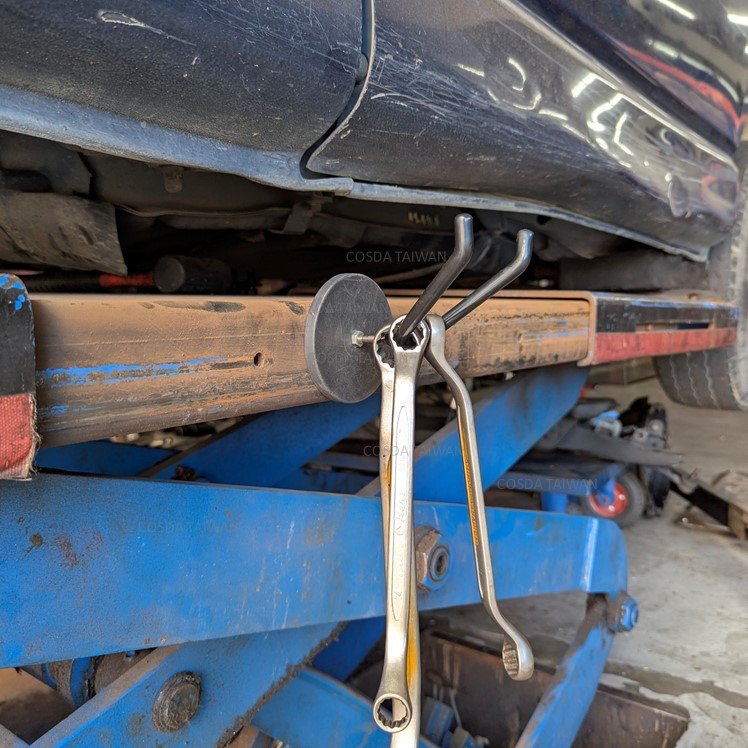 Magnetic Gun Holder for Paint
