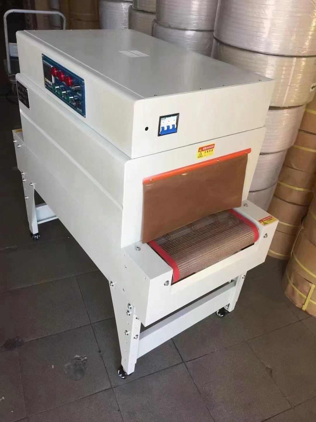 Heat Shrink Packing Machine Plastic POF Film Shrinking Tunnel Wrapping Machine BSN4020C