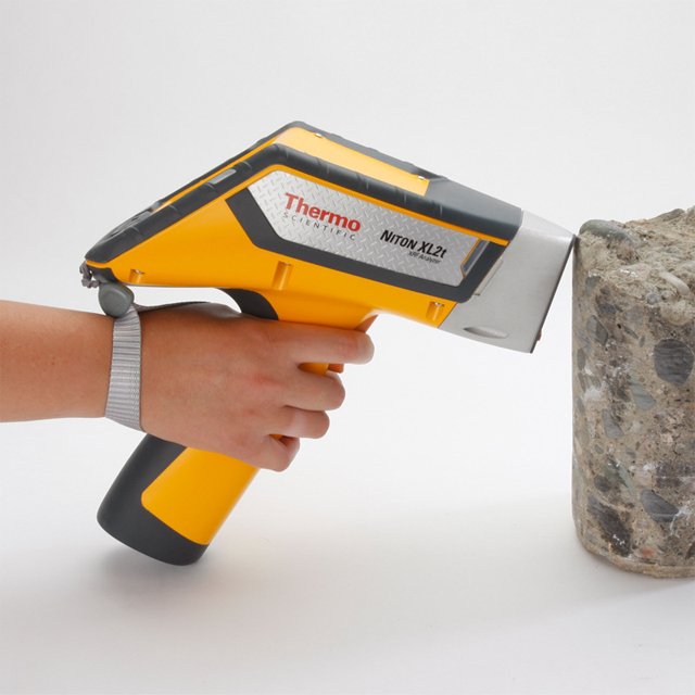 Thermo Fisher Niton XL2 500 Efficient Portable Ore detector Laboratory Grade Handheld Spectrometer