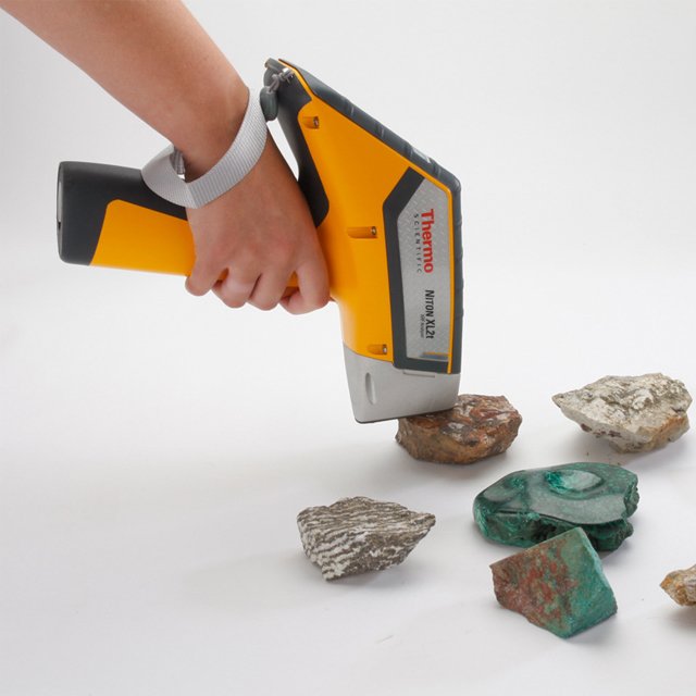 Thermo Fisher Niton XL2 500 Efficient Portable Ore detector Laboratory Grade Handheld Spectrometer