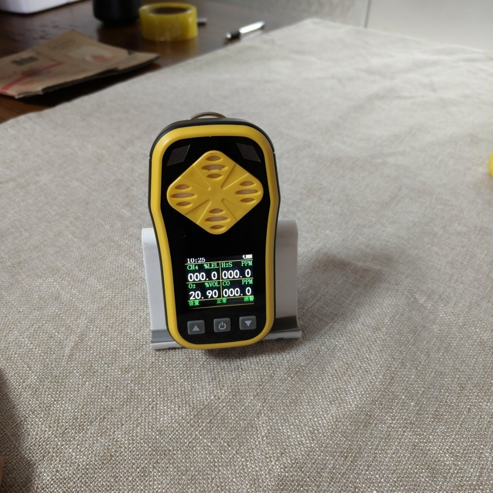 High Quality Gas Natural Smart Gas Detector 4-in-1 Portable Gas Detector With Sound And Light Alarm