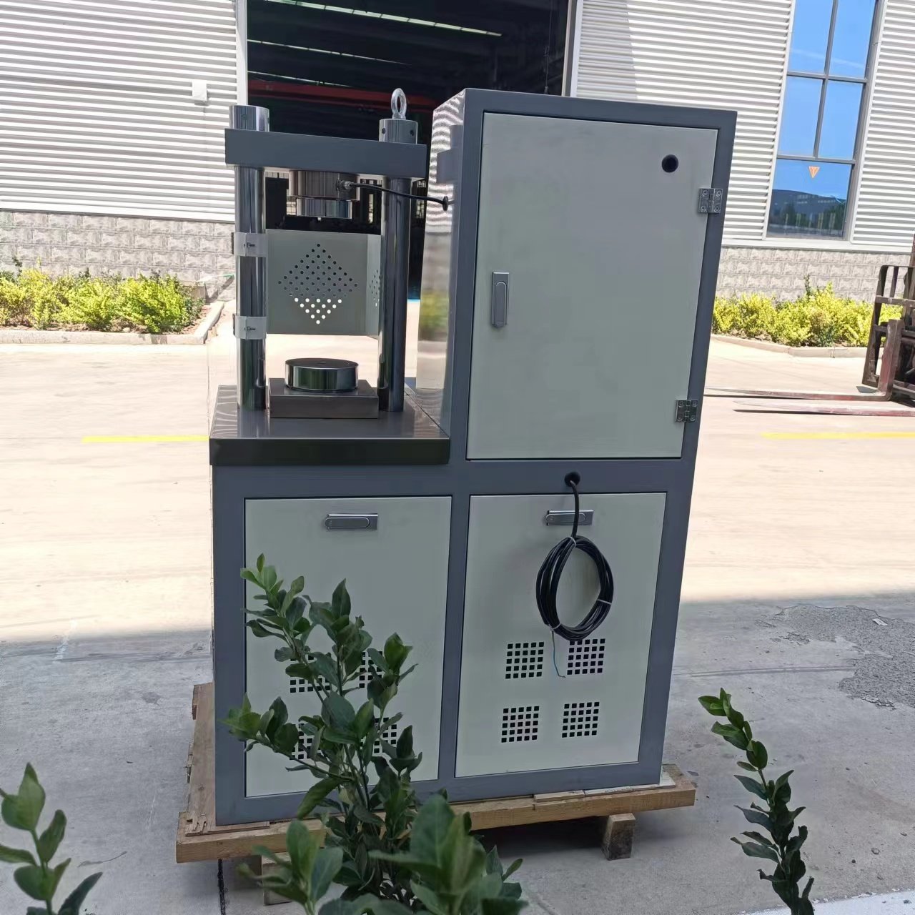 30 Tons Of Computer Automatic Pressure tester