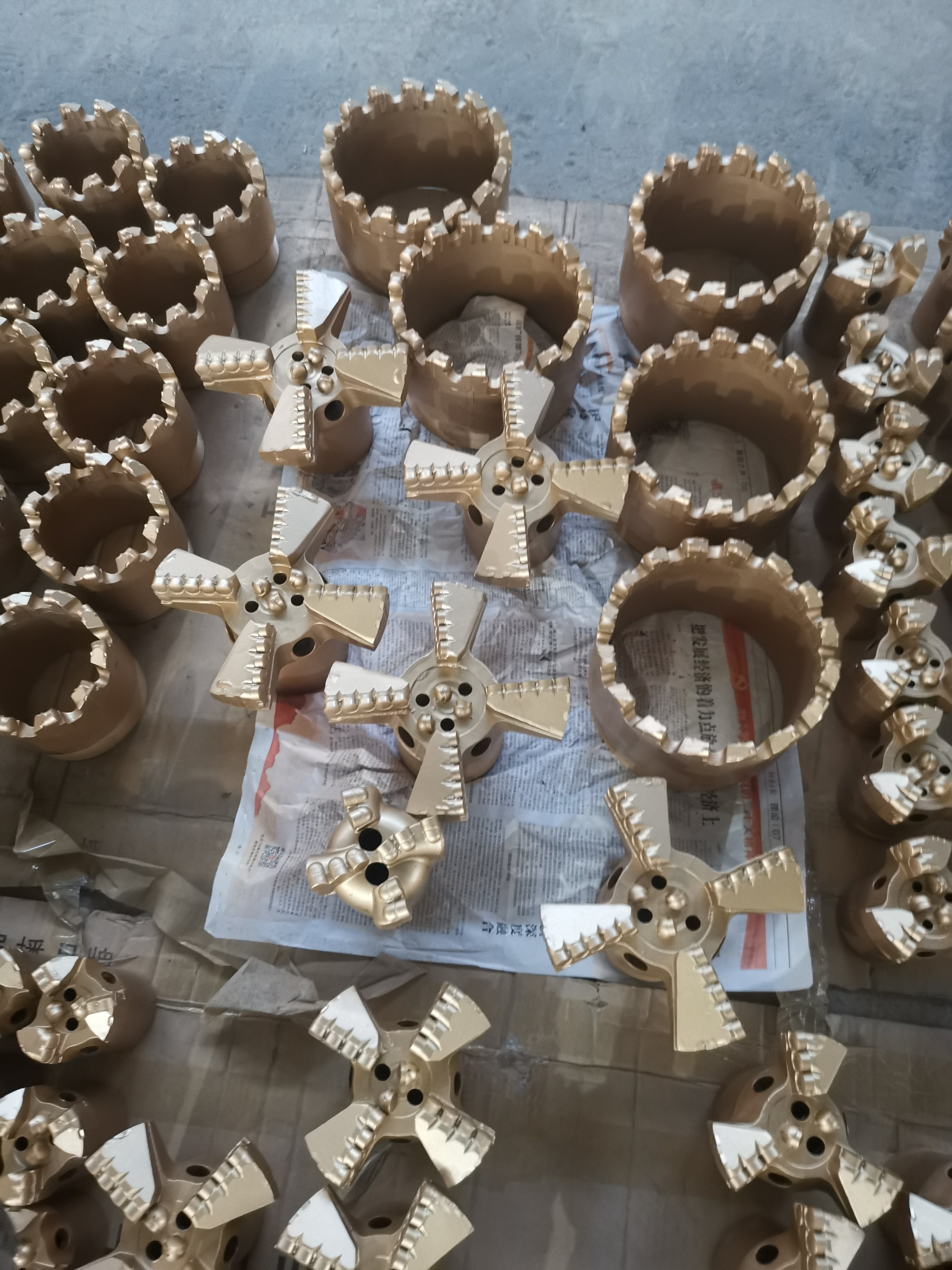 101mm four wings concave PDC bits for oil PDC blade bits for mining 1610 PDC cutters sumur bor