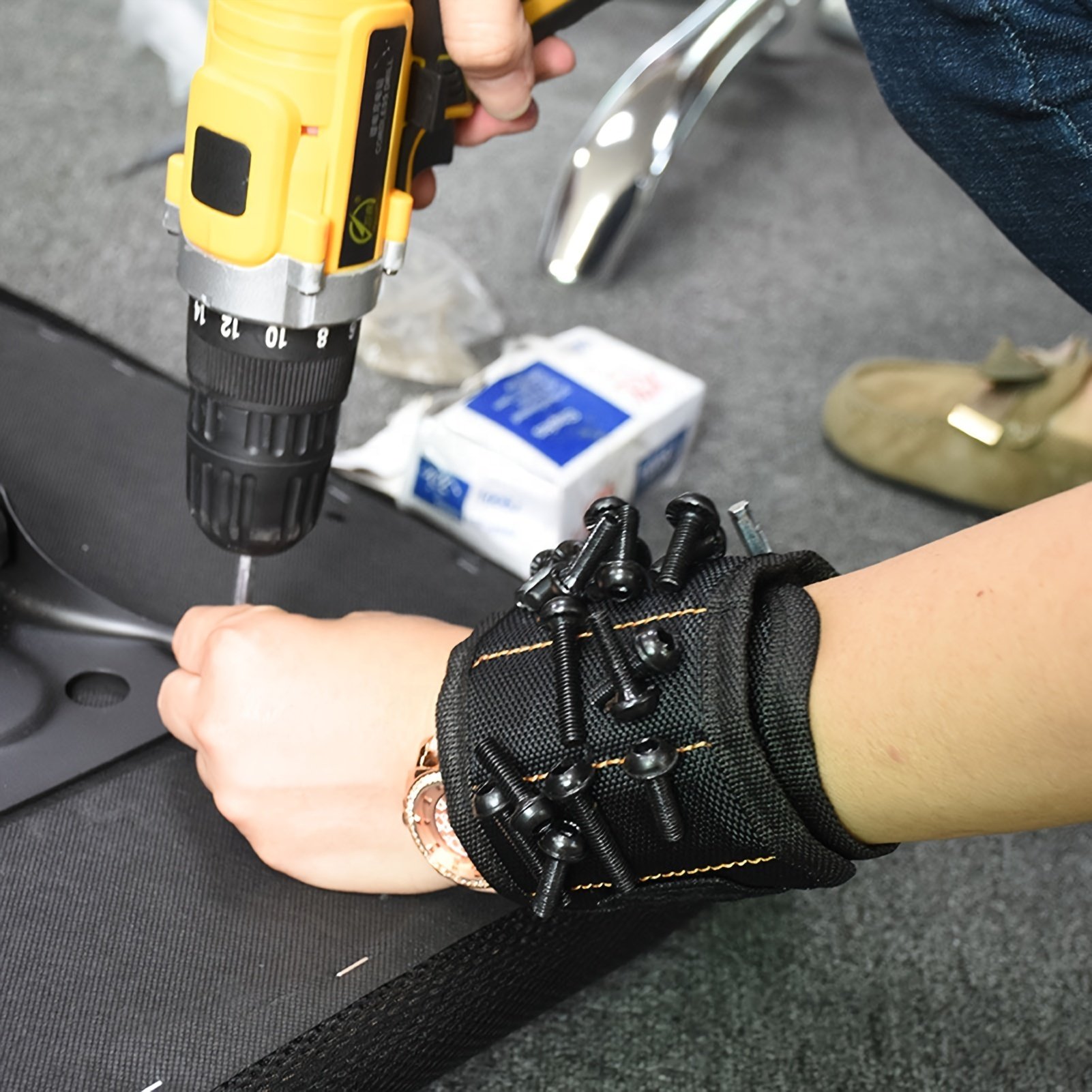 Multifunctional Hardware Tool Magnetic Wristband for Easy Tool Access