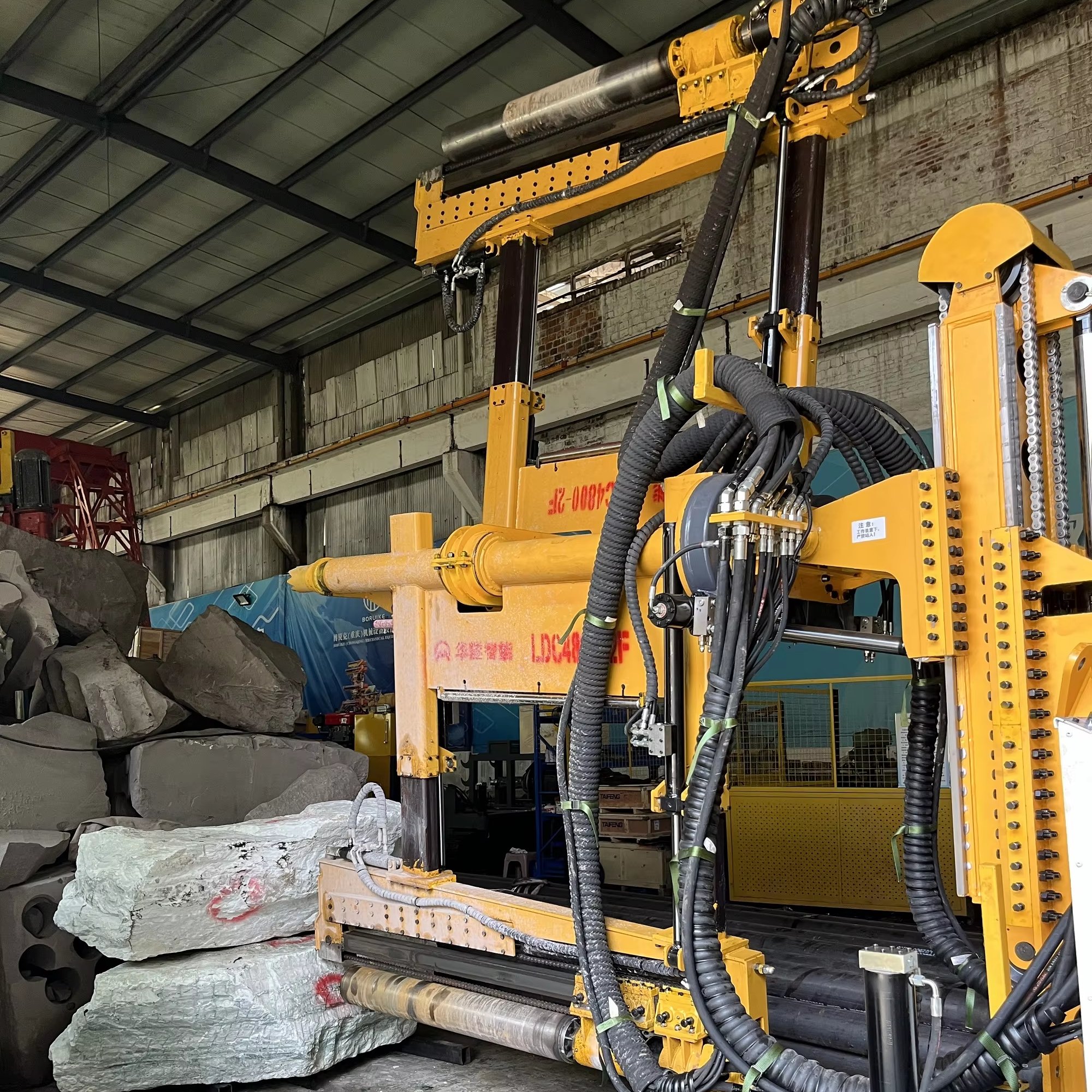 Low noise and efficient full hydraulic tunnel concrete tools drill