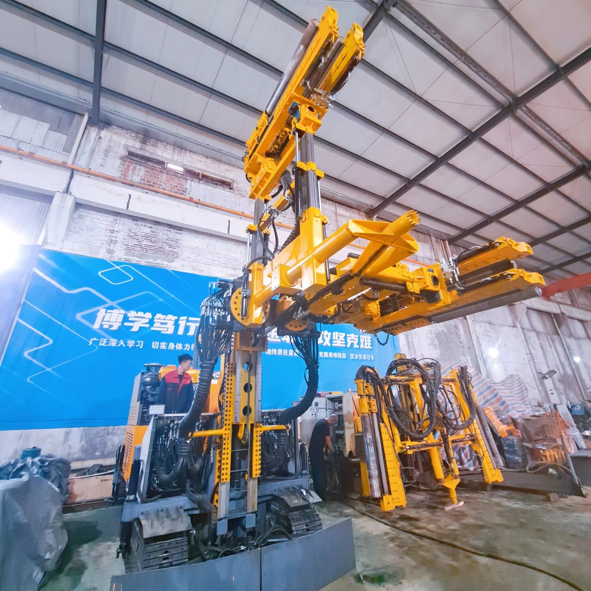 Low noise and efficient full hydraulic tunnel concrete tools drill