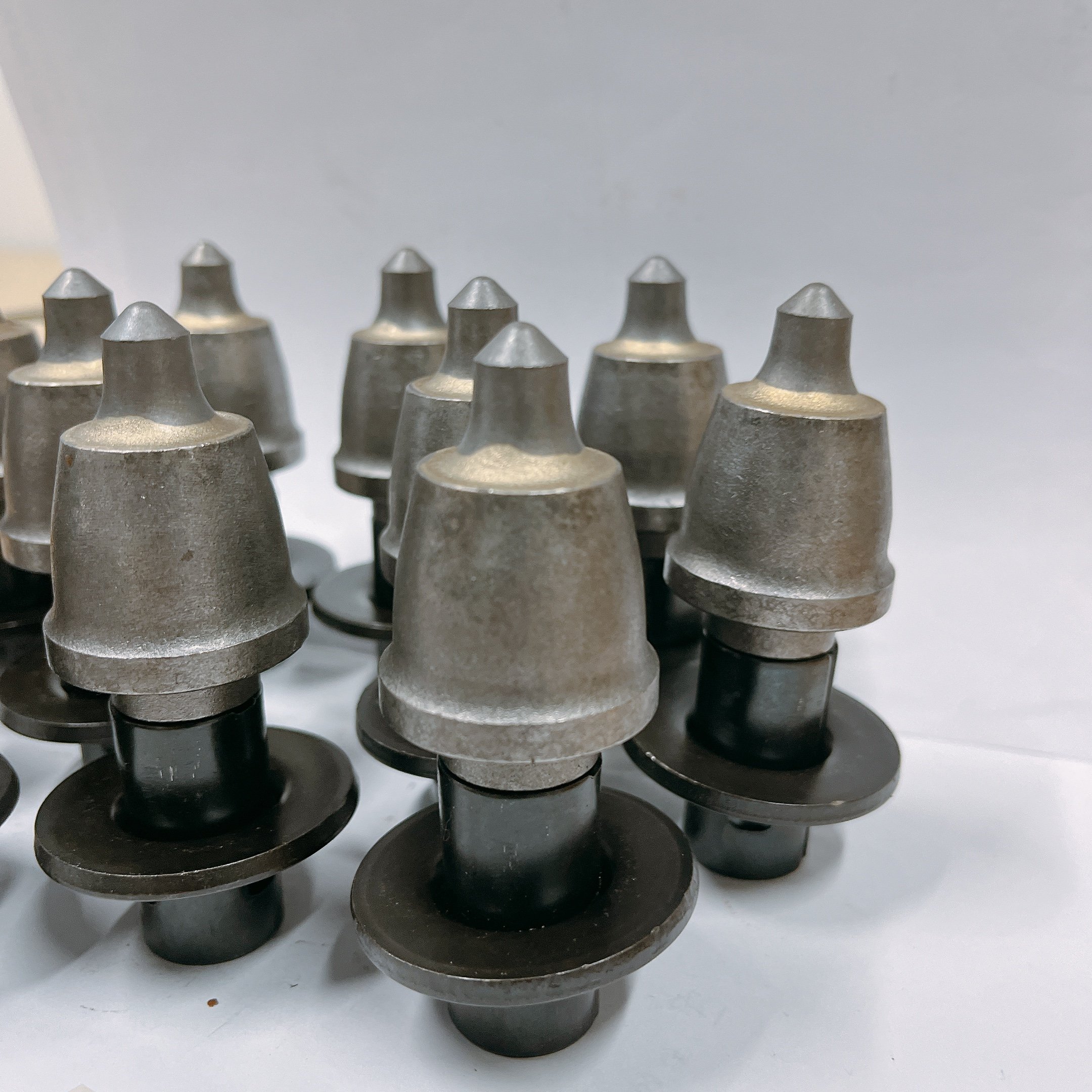 Carbide rock cutters road milling cutting picks boring bits rotary drilling rig picks