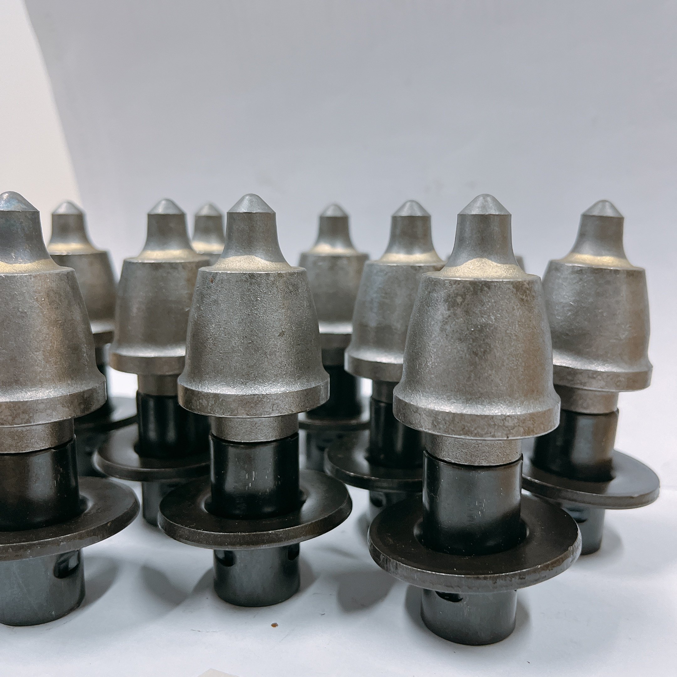 Carbide rock cutters road milling cutting picks boring bits rotary drilling rig picks