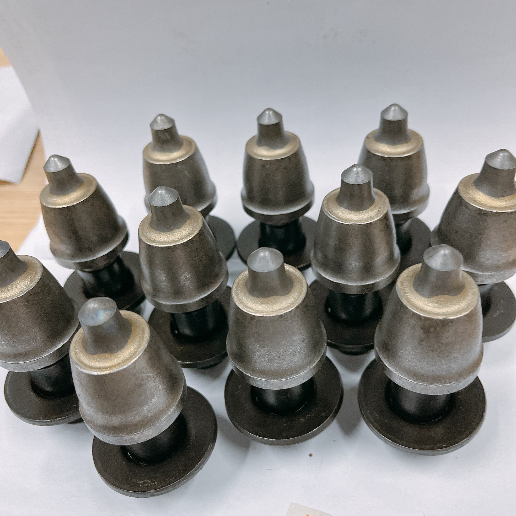 Carbide rock cutters road milling cutting picks boring bits rotary drilling rig picks