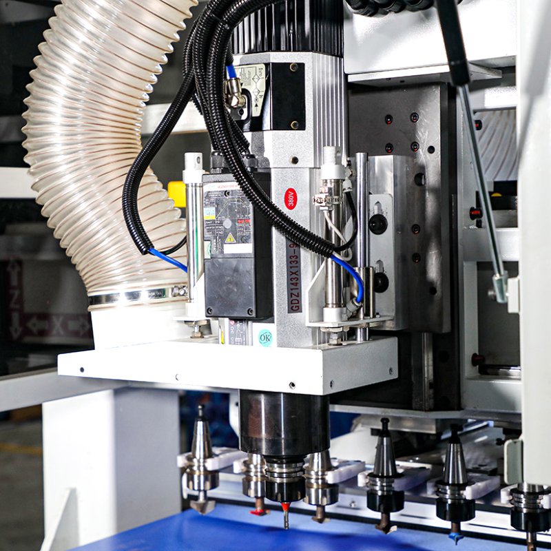R-TUP Auto Loading and Unloading CNC Cutting Machine ATC Wood Router Cabinet CNC Router