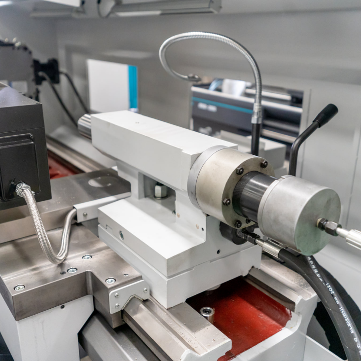 DMTG Torno Cnc Co Herramienta Motorizada Multi Axis Cnc Lathe Cke6150z Cnc Lathe Machine
