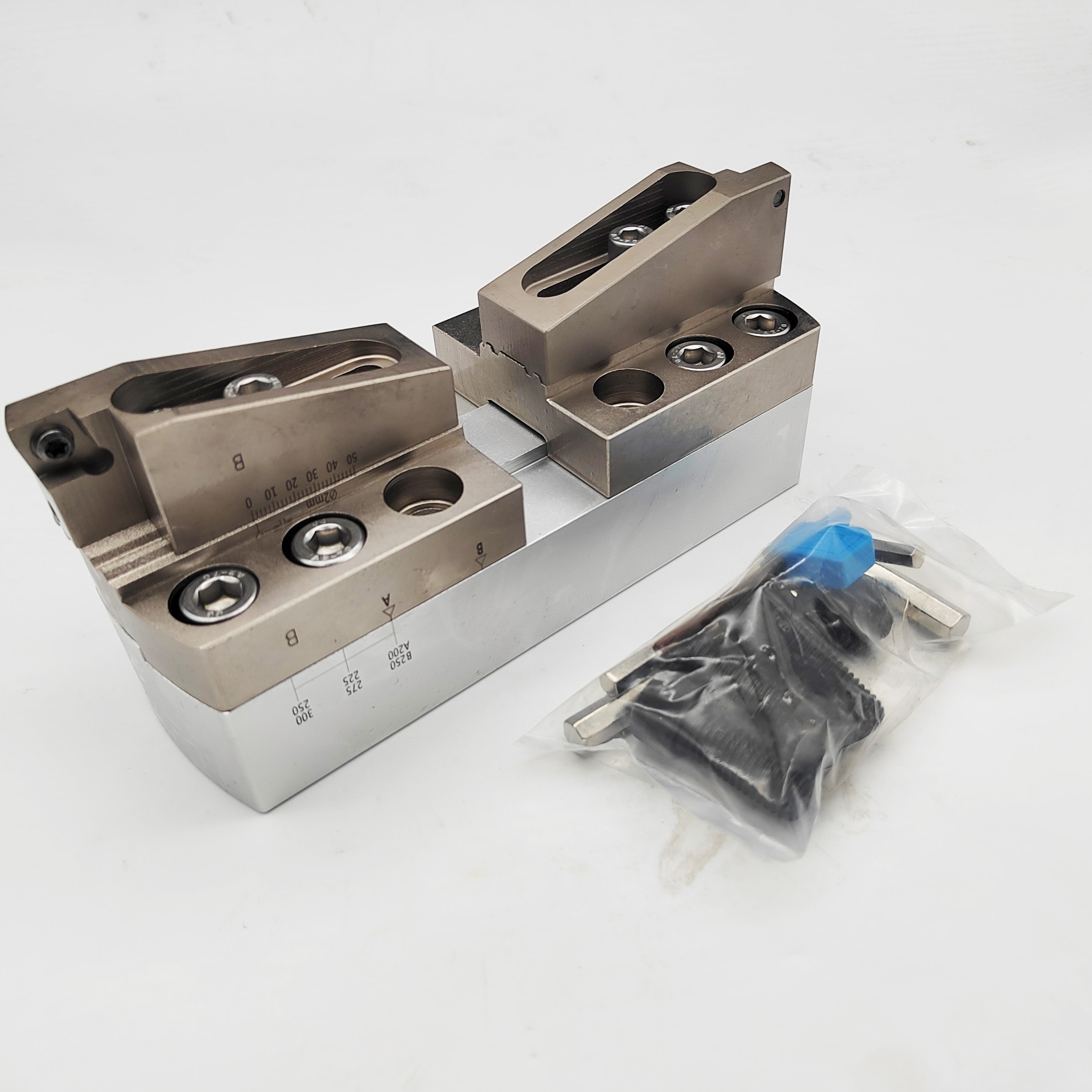 YBH200-310 boring machine tool holder rough boring bar cylinder boring head tools