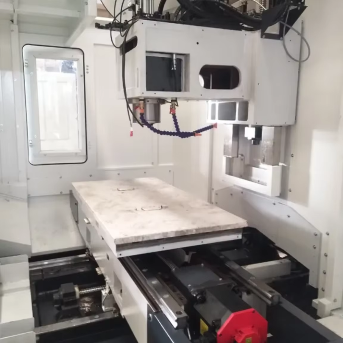 Automatic Medium Duty High Accuracy Precision Metal Machine Tool Vertical CNC Milling Machining Center