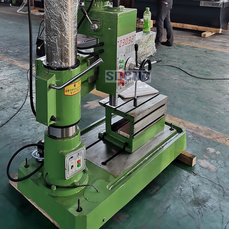 High Quality Metal Bore Universal Drill radial drilling machine Z3032 with price