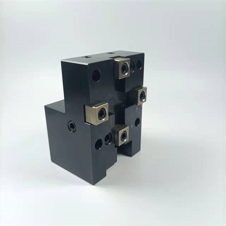 BMT cylindrical tool holder
