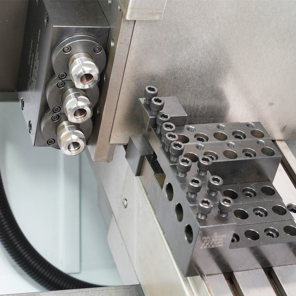 4 Axis Slant Bed Min Boring Bars Lathe Heavy Duty Power Chuck Machine