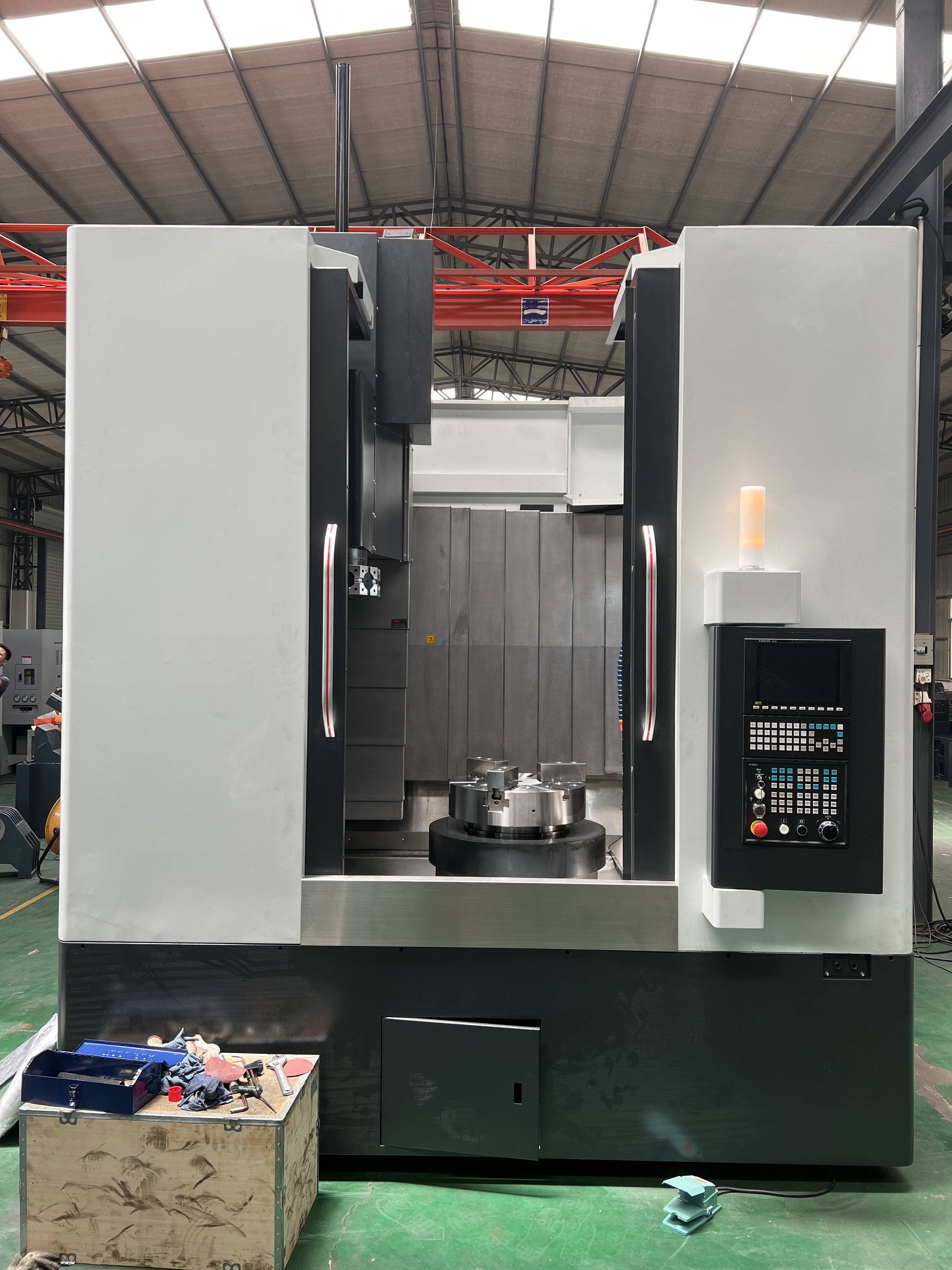LC630 CNC Machine with 40mm Boring Tool Bar Diameter and 2525mm Turning Tool Compatibility for Versatile Applications