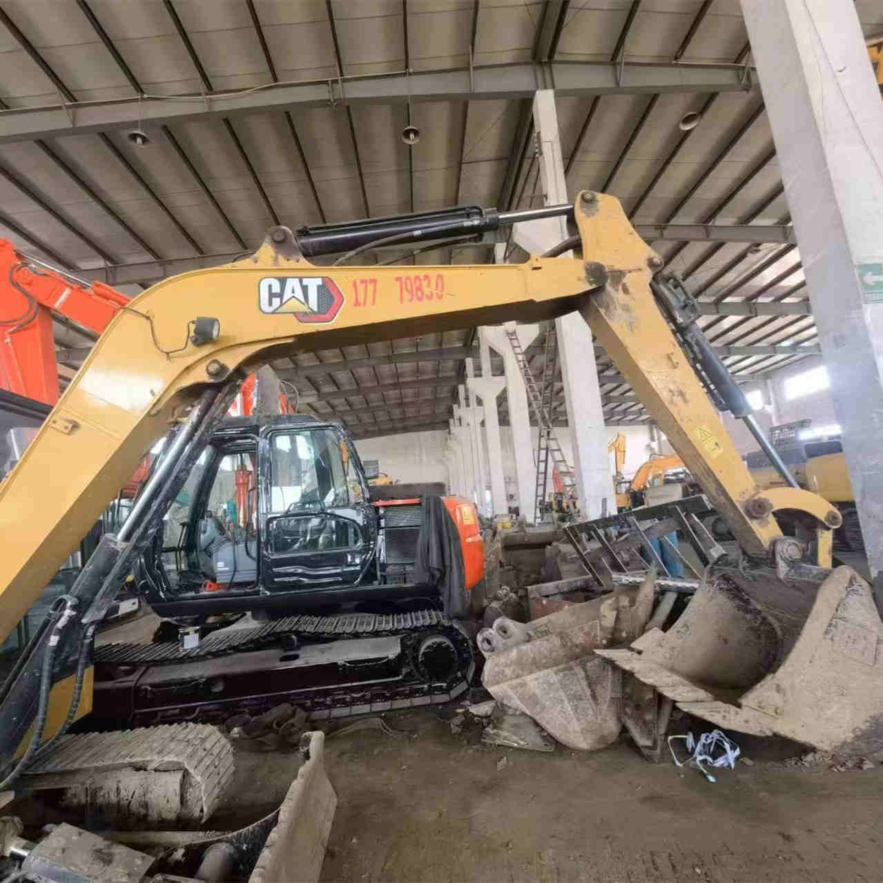 The factory price of the new style good machine small second-hand tracked excavator CAT 306 6TON with EPA and CE is on sale