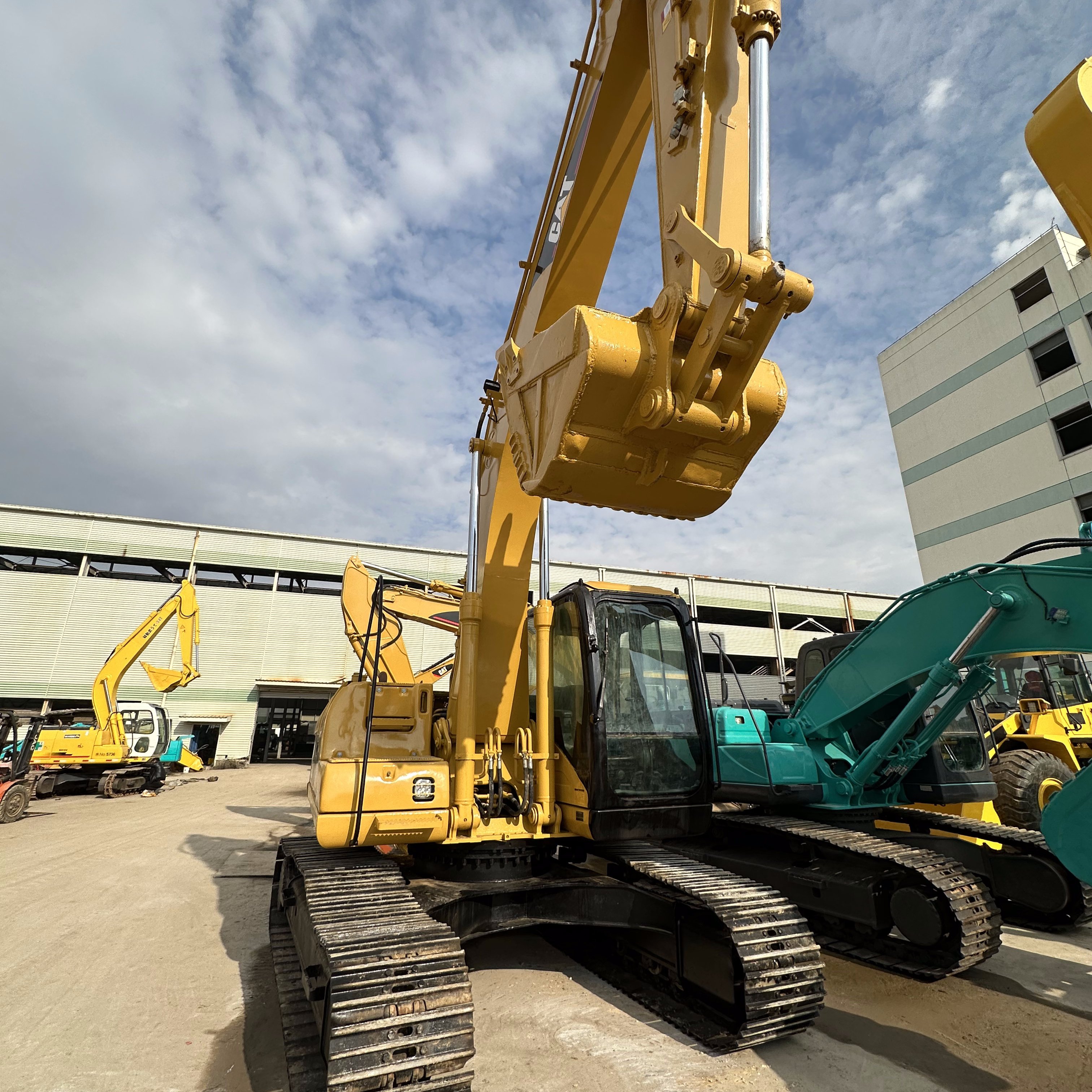 Second hand Used Cat 320cl Caterpillar Hydraulic Excavator Used Cat 320c Excavators for sale