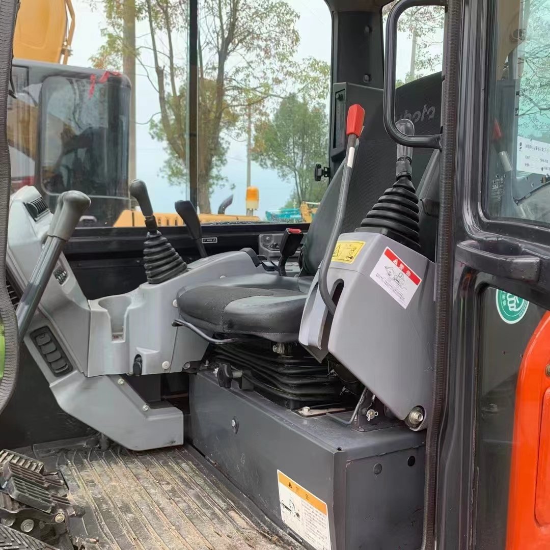 EPA engine Cheap second-hand original Kubota 165-5 Hydraulic used Crawler Excavator mini digger For Sale a low price