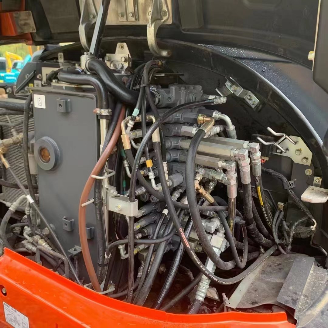 EPA engine Cheap second-hand original Kubota 165-5 Hydraulic used Crawler Excavator mini digger For Sale a low price