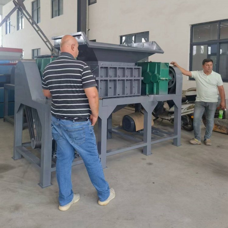 600 tire shredding machine 1200 tire cutting machine Automatic tire recycling machine