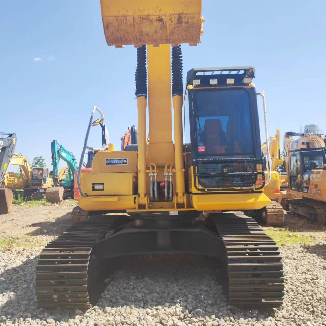 Fairly New Good Quality Used Excavator KOMATSU PC200-8 Hydraulic Crawler 20 Ton Construction Digger Machine