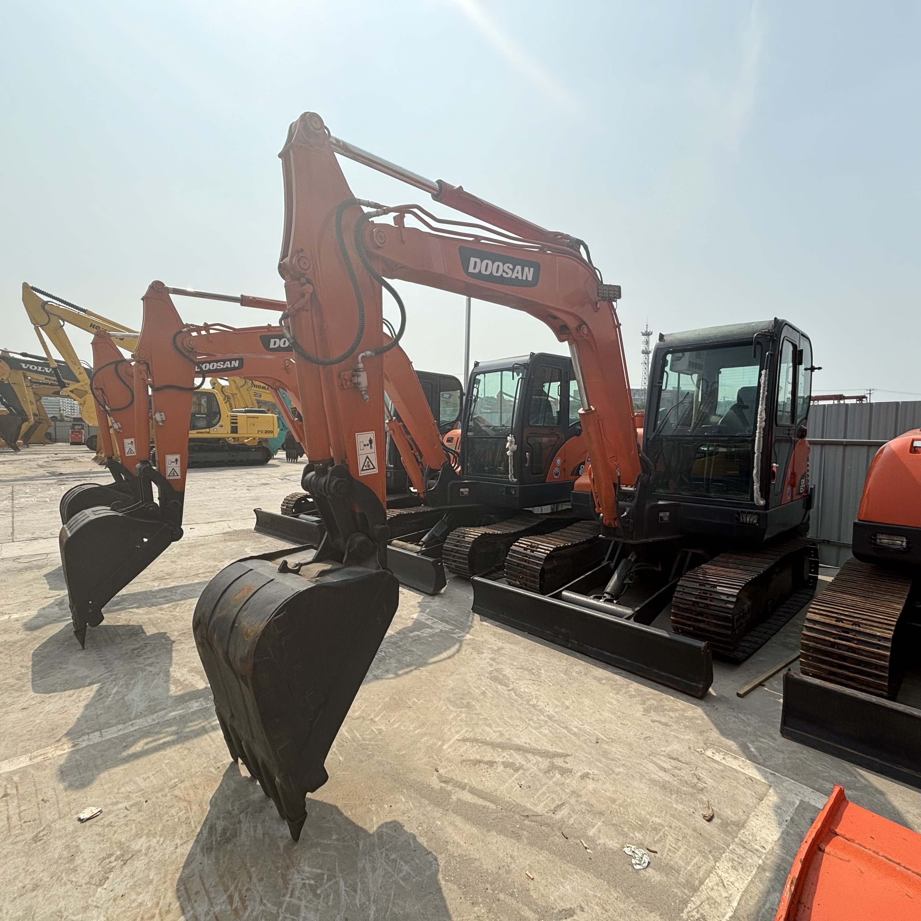 Used doosan 6ton dx60 excavator on sale in stock