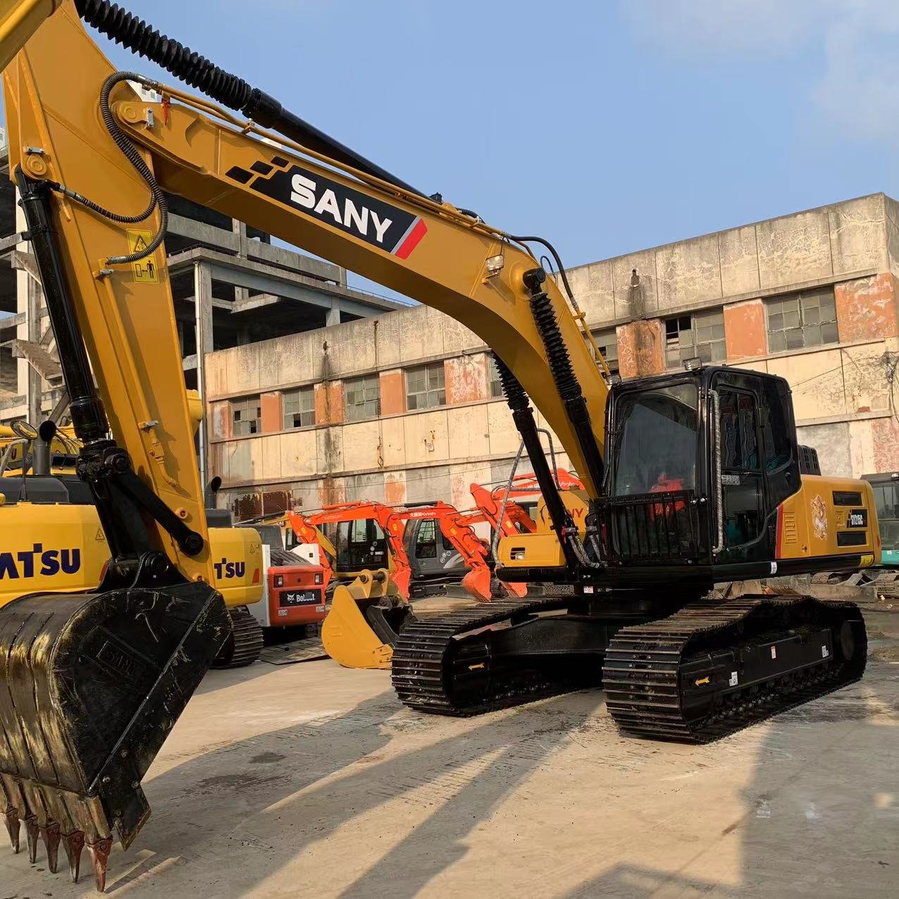 Second-hand Sany 215 Excavator Used Crawler Sany Excavator sany 215 135 21 ton used excavator earth moving machinery