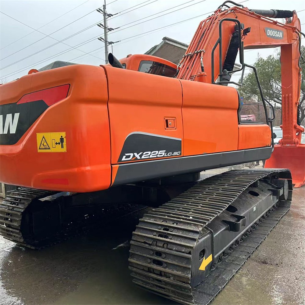 Cheap New Arrival Original Used Doosan DX225LC-9C Crawler Excavator With Low Displacement And High Performance On Sale
