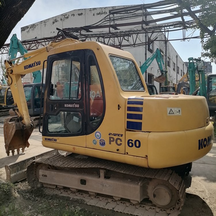 Used new small pc60 High performance excavator in great condition on sell