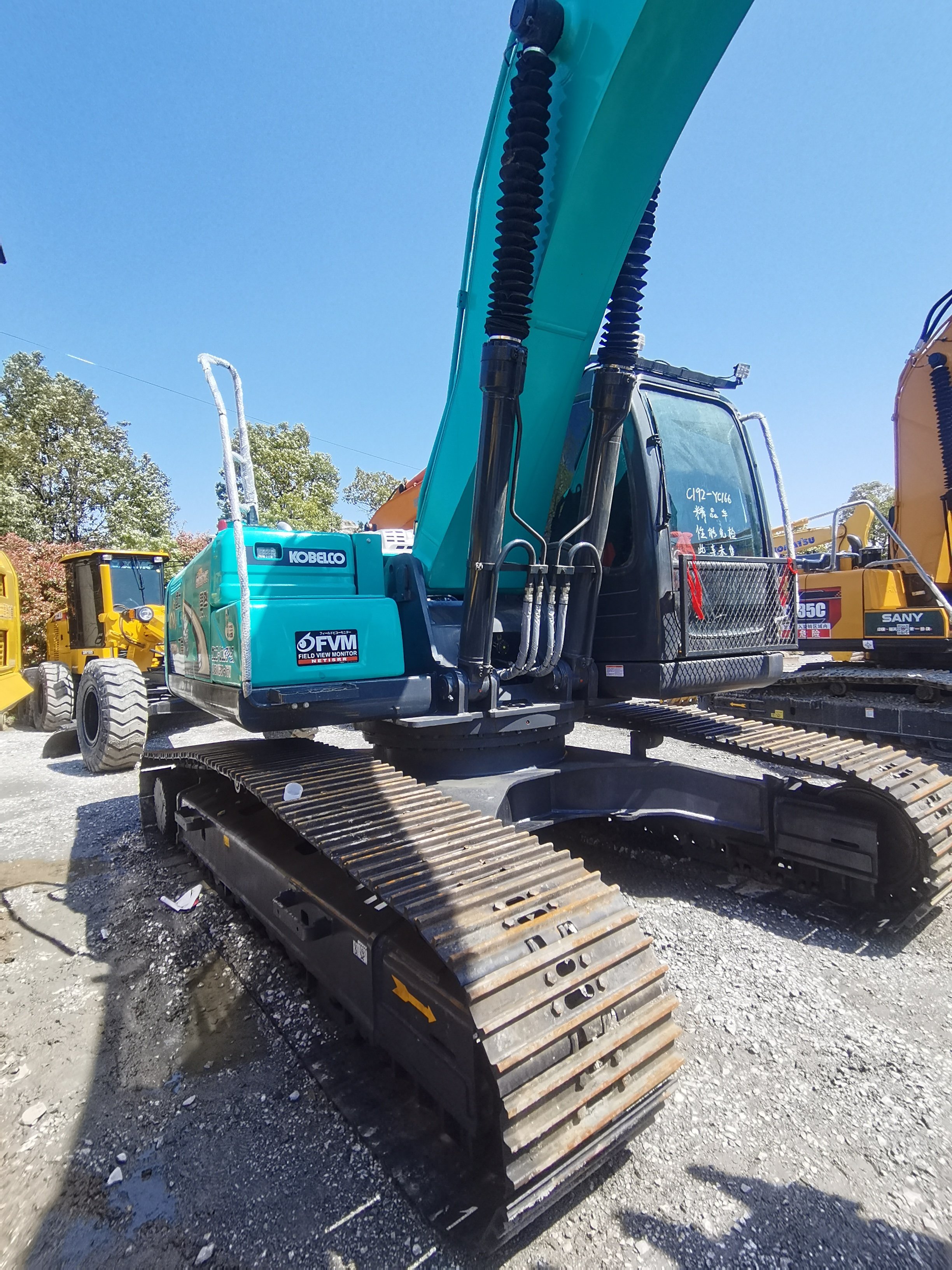 Used crawler excavator Kobelco excavator used construction machinery and equipment sold at a low price