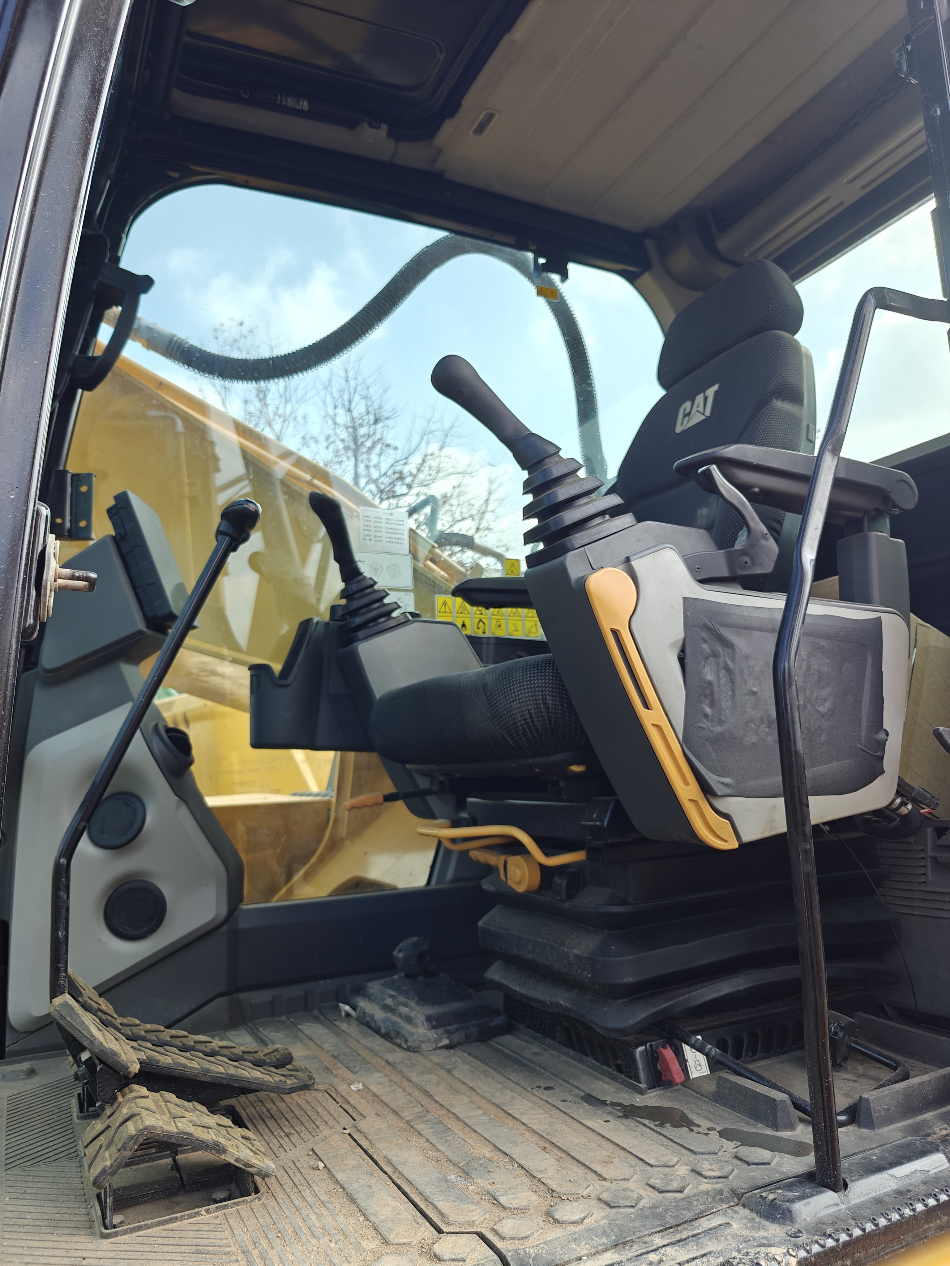 Original Japan Used Excavator Caterpillar CAT 330GC 330D Crawler Low Price Second Hand Construction Machinery 330GC 330D