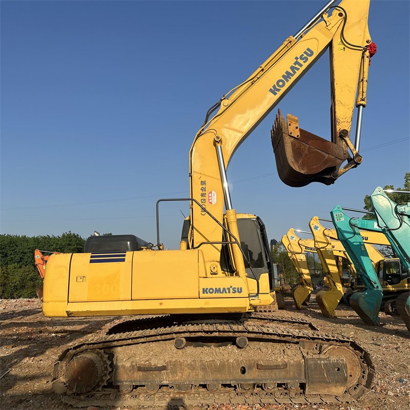 Top japanese made used excavator machine komastu pc270 used excavator in stock pc240 pc270 at low price