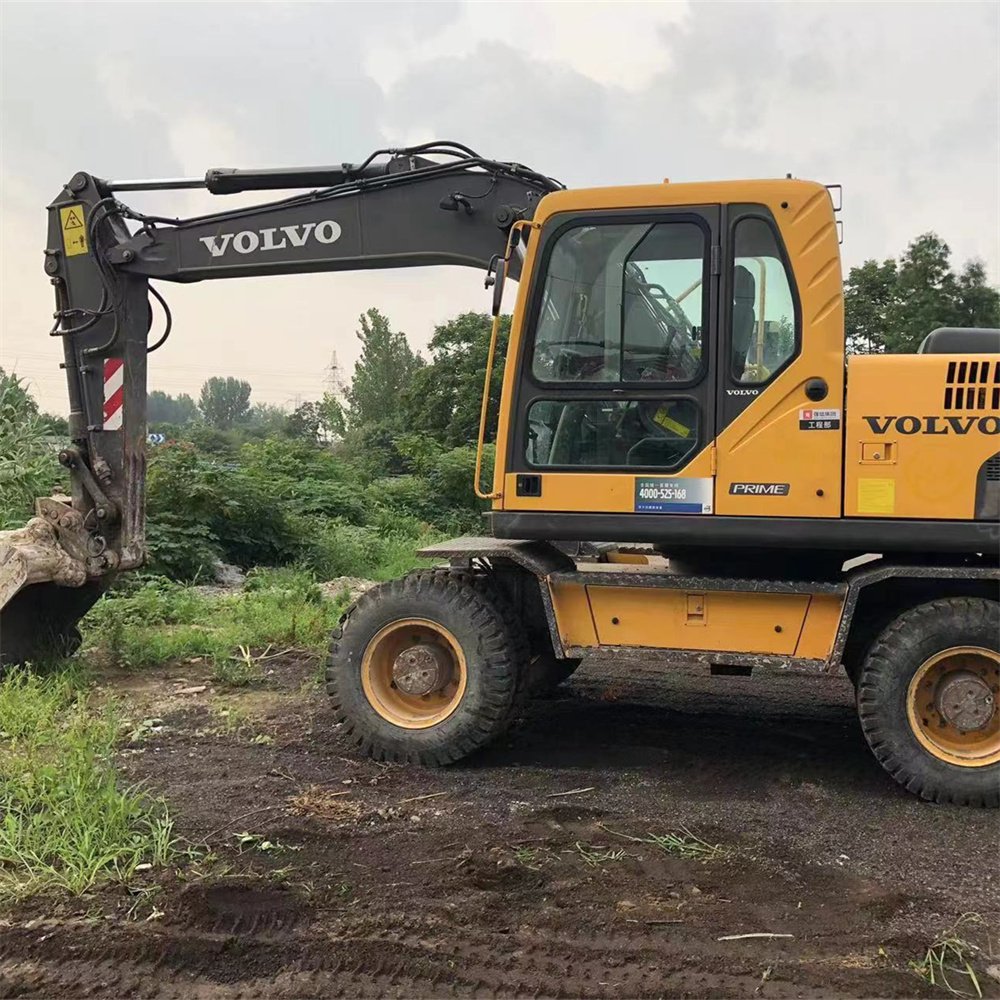 Cheap Price Used VOLVO Wheel Excavadora in good condition Construction Machinery EW145B Wheel Excavator for sale