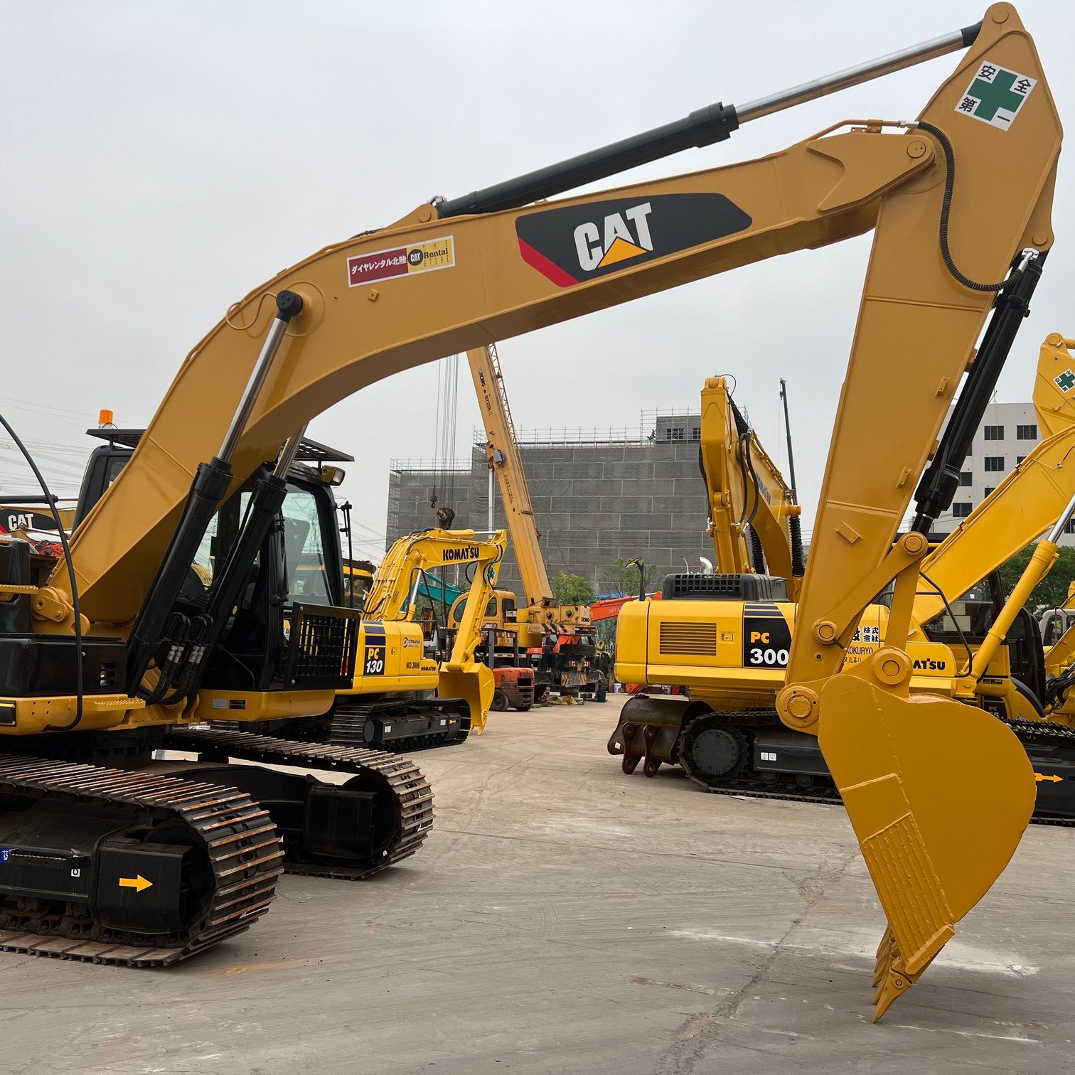 Used Caterpillar digging machinery CAT 320 320D 320DL crawler excavator machine with drilling attachments for sale