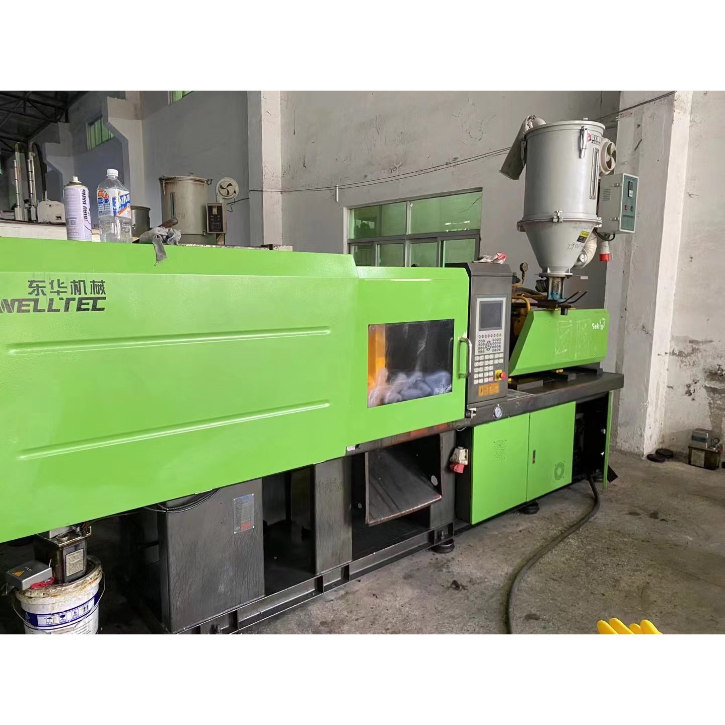 Used donghua 90t Desktop plastic injection molding machine with servo motor in stock