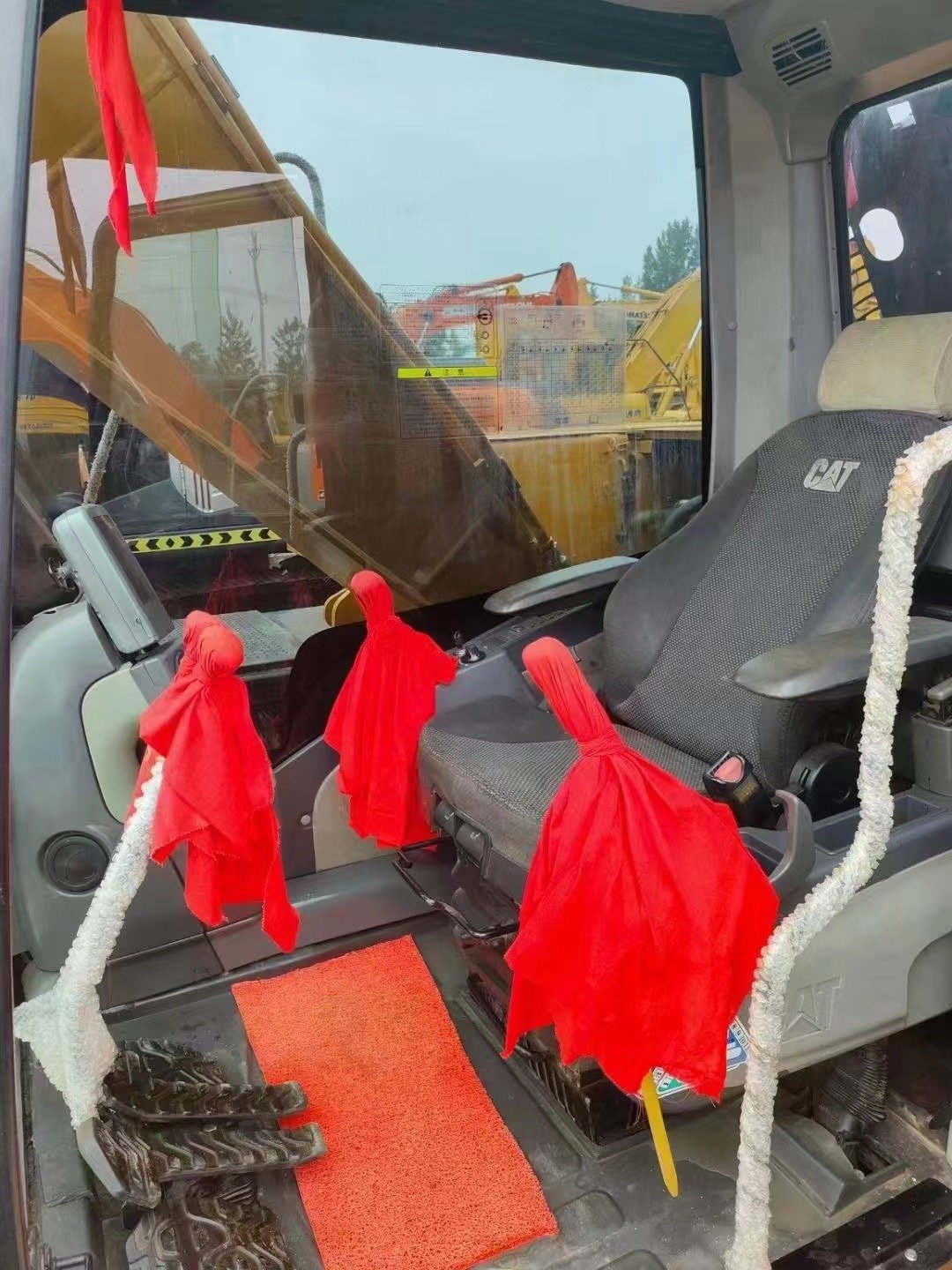 Low Price Construction Excavator Machinery Cat 320d 330d Crawler Digger Excavators Used Machine For Sale