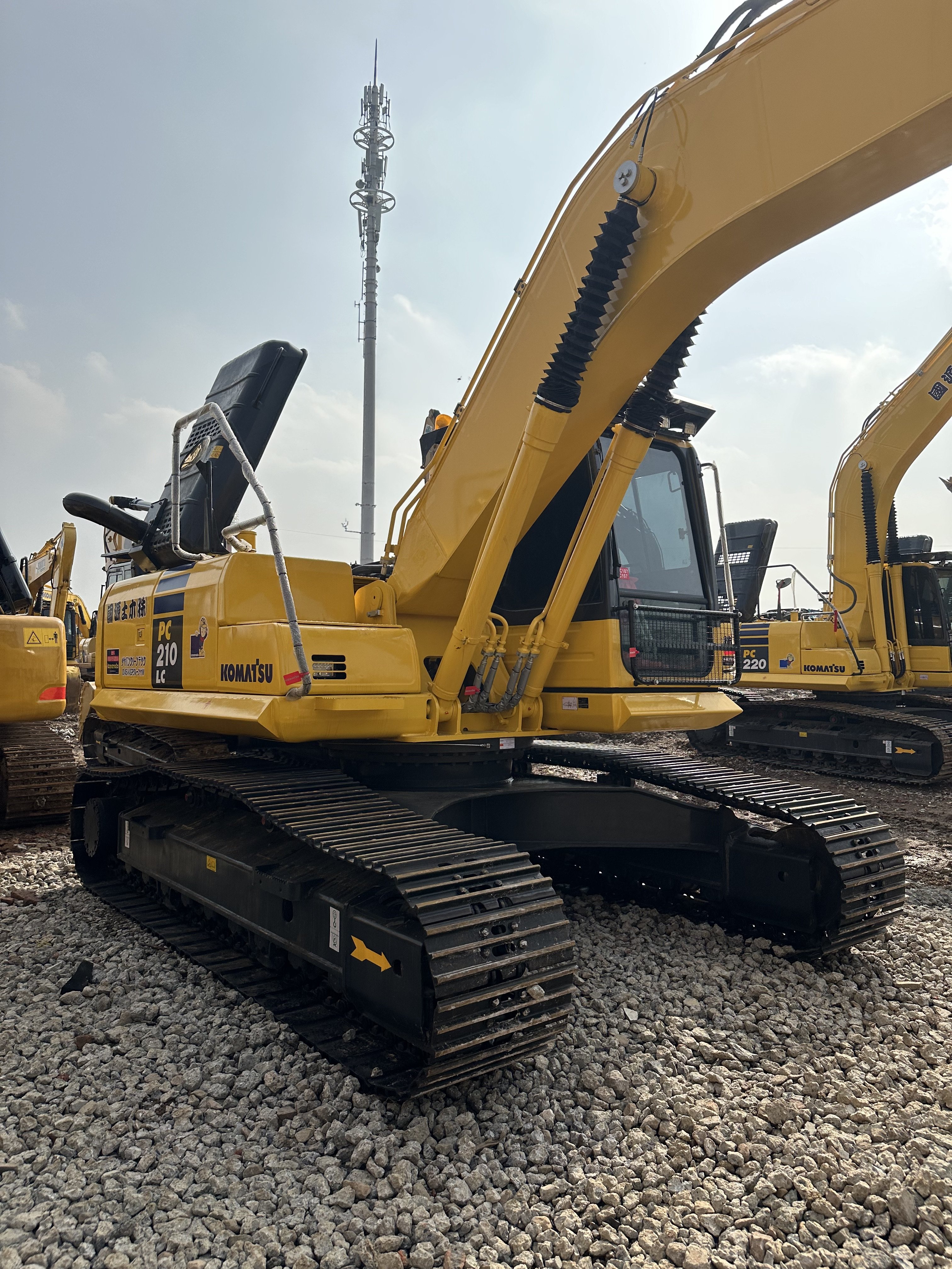 Japan Original Komatsu 210 LC 200 220 240 21tons 22tons Used Excavator Perfect Performance Crawler Caterpillar Heavy Machine