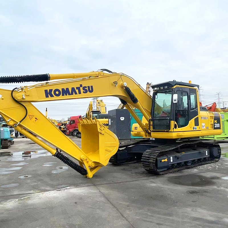 original Japanese great quality Second hand Komatsu PC200 used excavator pc200 in Shanghai