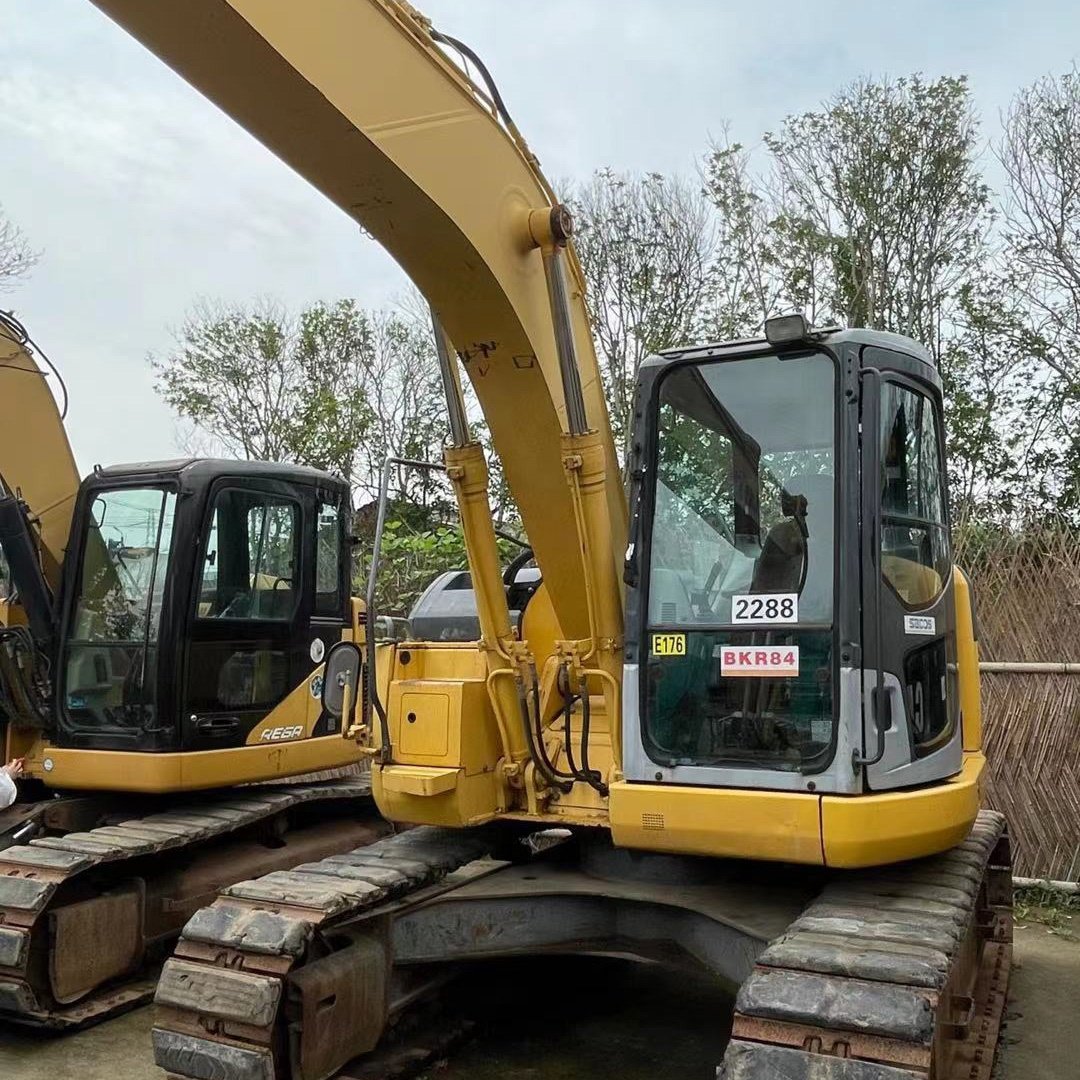 Used Komatsu PC220 22ton Medium Excavator for Sale Earthmoving Hydraulic Crawler for Ore Trench Excavation