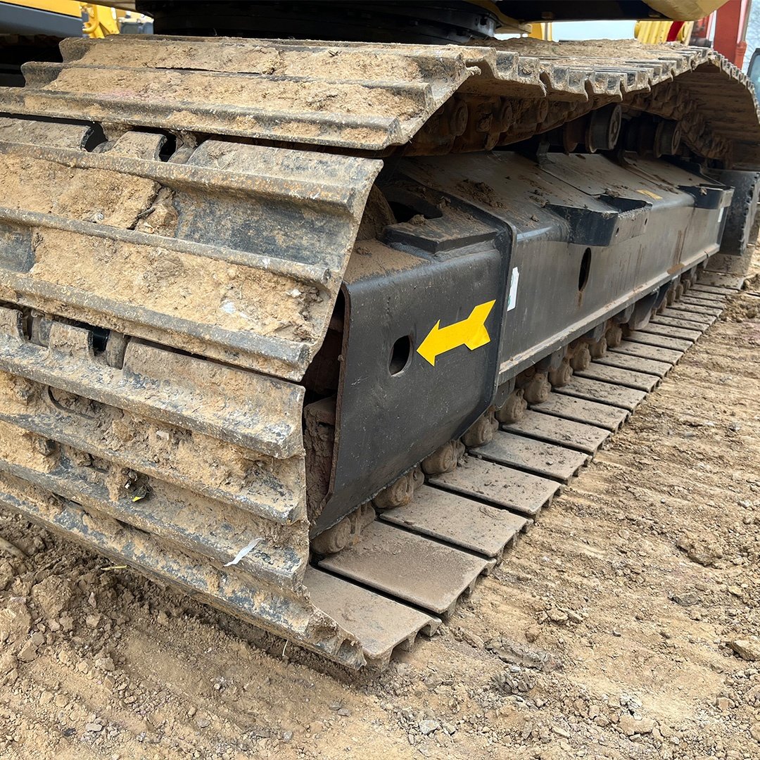 Used Komatsu PC220 22ton Medium Excavator for Sale Earthmoving Hydraulic Crawler for Ore Trench Excavation