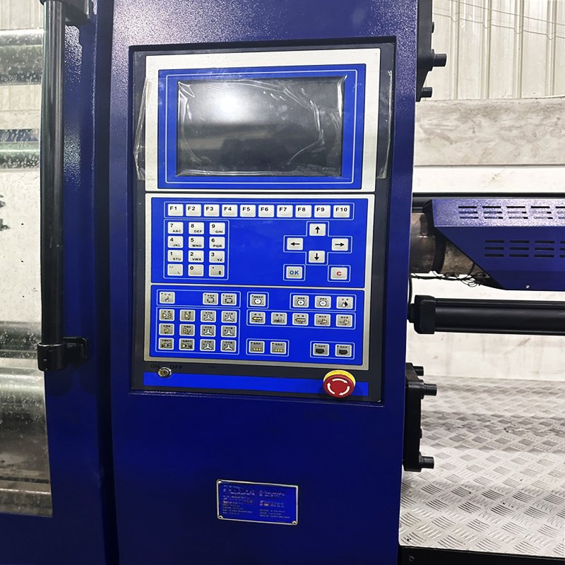 Automatic Injection Molding Machine Bottle Water Preform Injection Molding Machine Lid Blow Molding Machine 650T