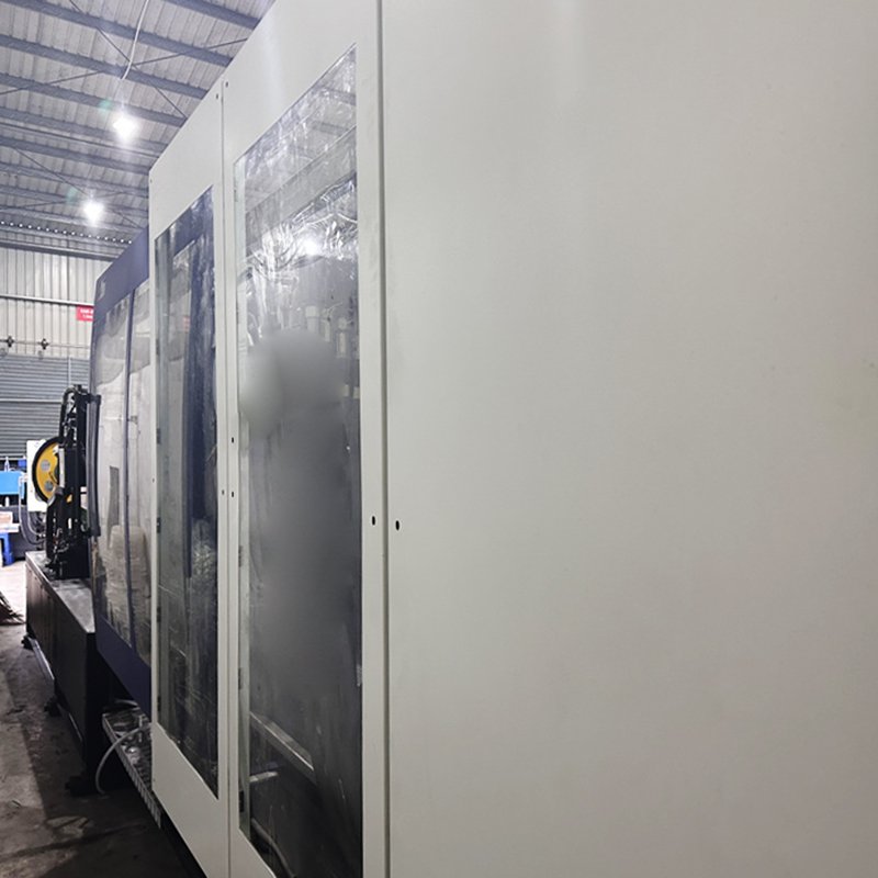 Automatic Injection Molding Machine Bottle Water Preform Injection Molding Machine Lid Blow Molding Machine 650T