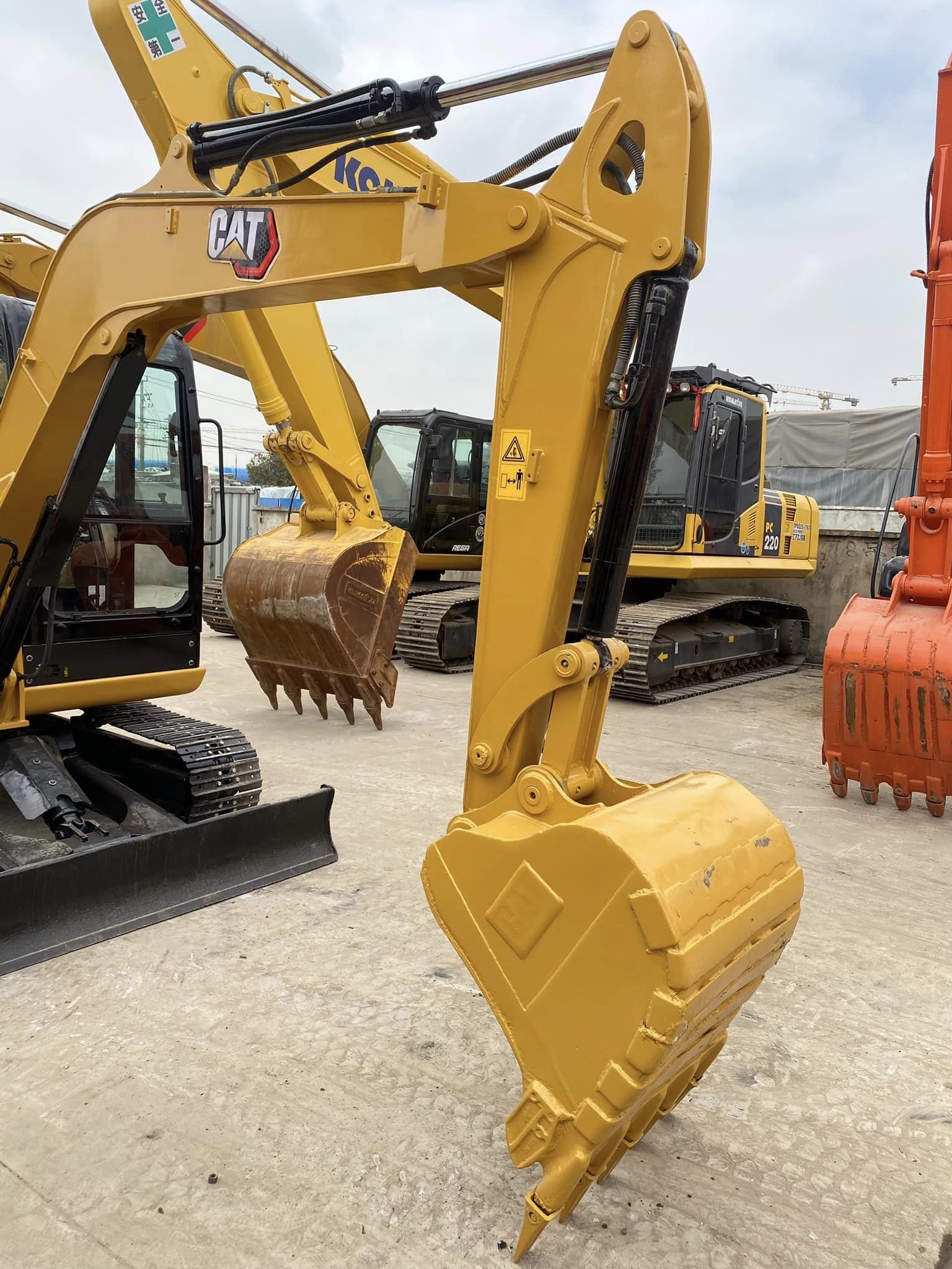Hot selling high quality Ergonomic design japan used CAT305.5E2 mini excavator